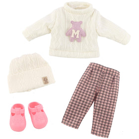 18INDC pink shoes complete a stylish, ready-to-play look.