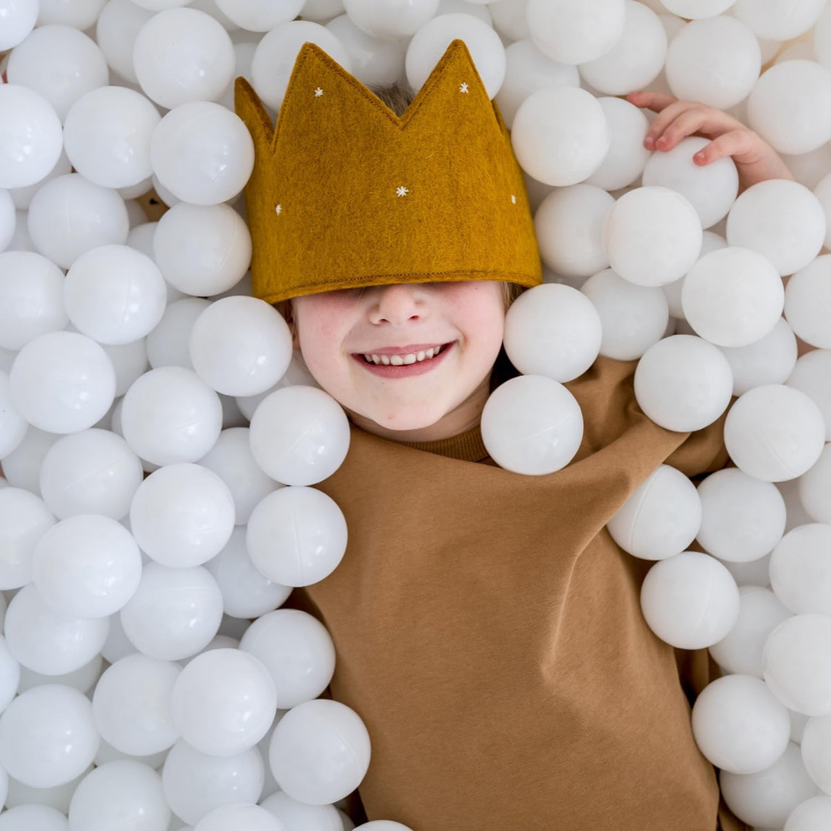 3 Sprouts ball pit spacious toddler play area for active kids