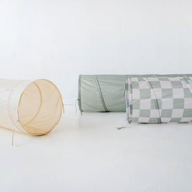 Easy fold and pop up setup of the 3 Sprouts tunnel