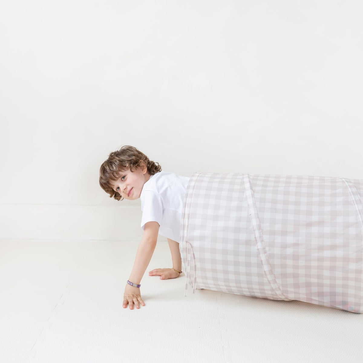 3 Sprouts play tunnel recycled polyester material; eco friendly and tear resistant.