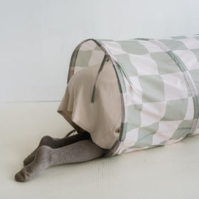 Soft edges of the 3 Sprouts tunnel promote safe toddler exploration