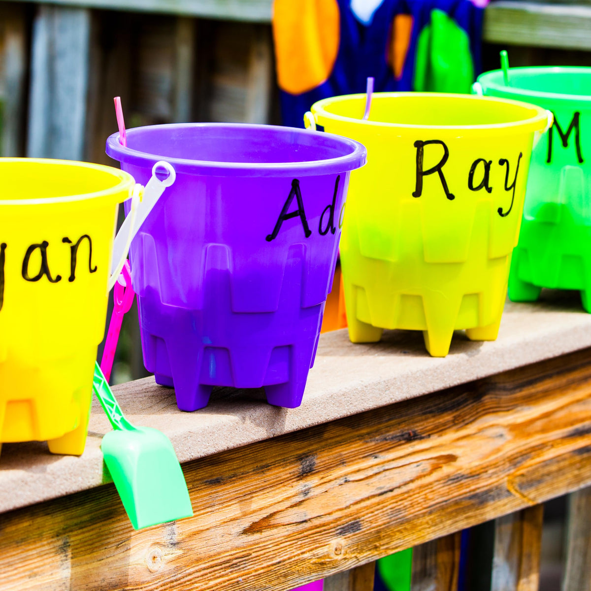 4E's Novelty sand shovels in multiple colors for easy digging fun
