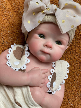 Doll ready for dress up and clothes change with Abenduot
