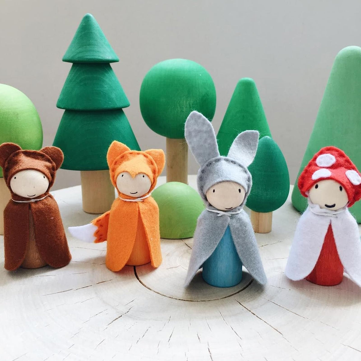 ABuff 100-pack peg dolls, great for decorations and DIY projects.