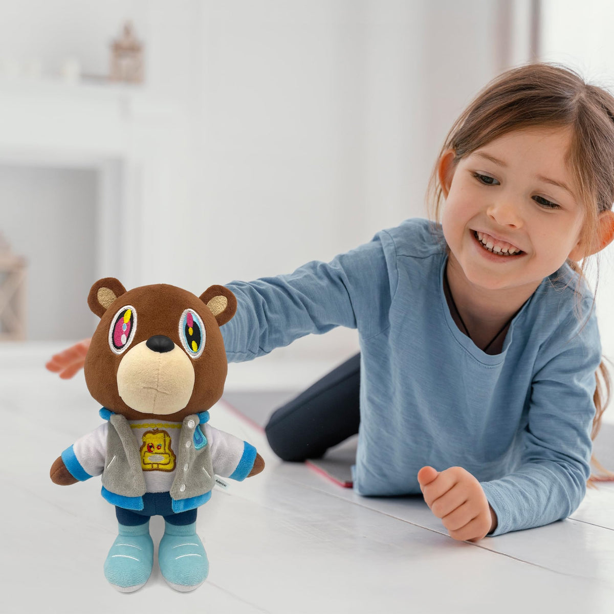Close look at Adenzai Kanye Bear textured plush material
