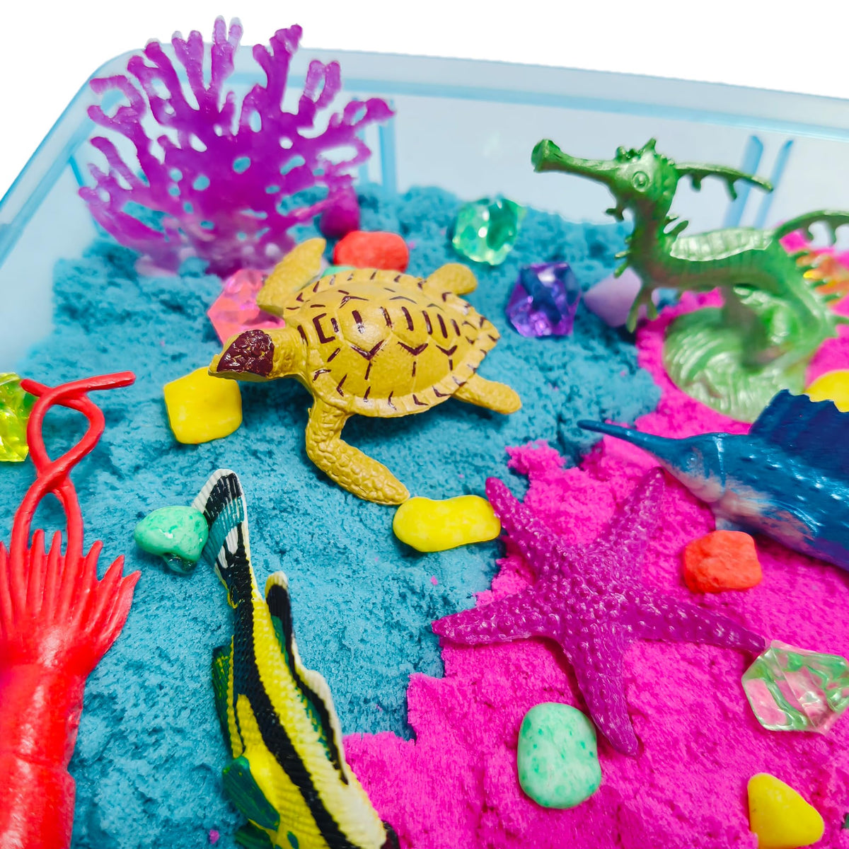 AGENTLAN dinosaur and sea-creature molds encourage storytelling and fine motor practice.