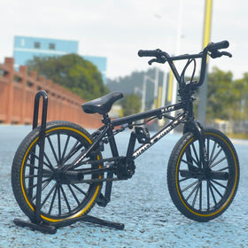 Ailejia BMX inspired desk toy offers focused casual entertainment.
