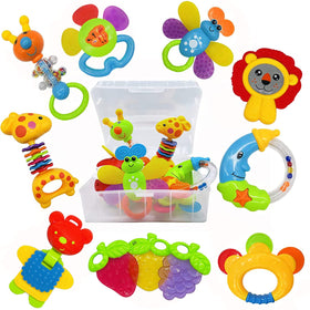AIVIAI ant rattle encourages grasping and early auditory exploration.