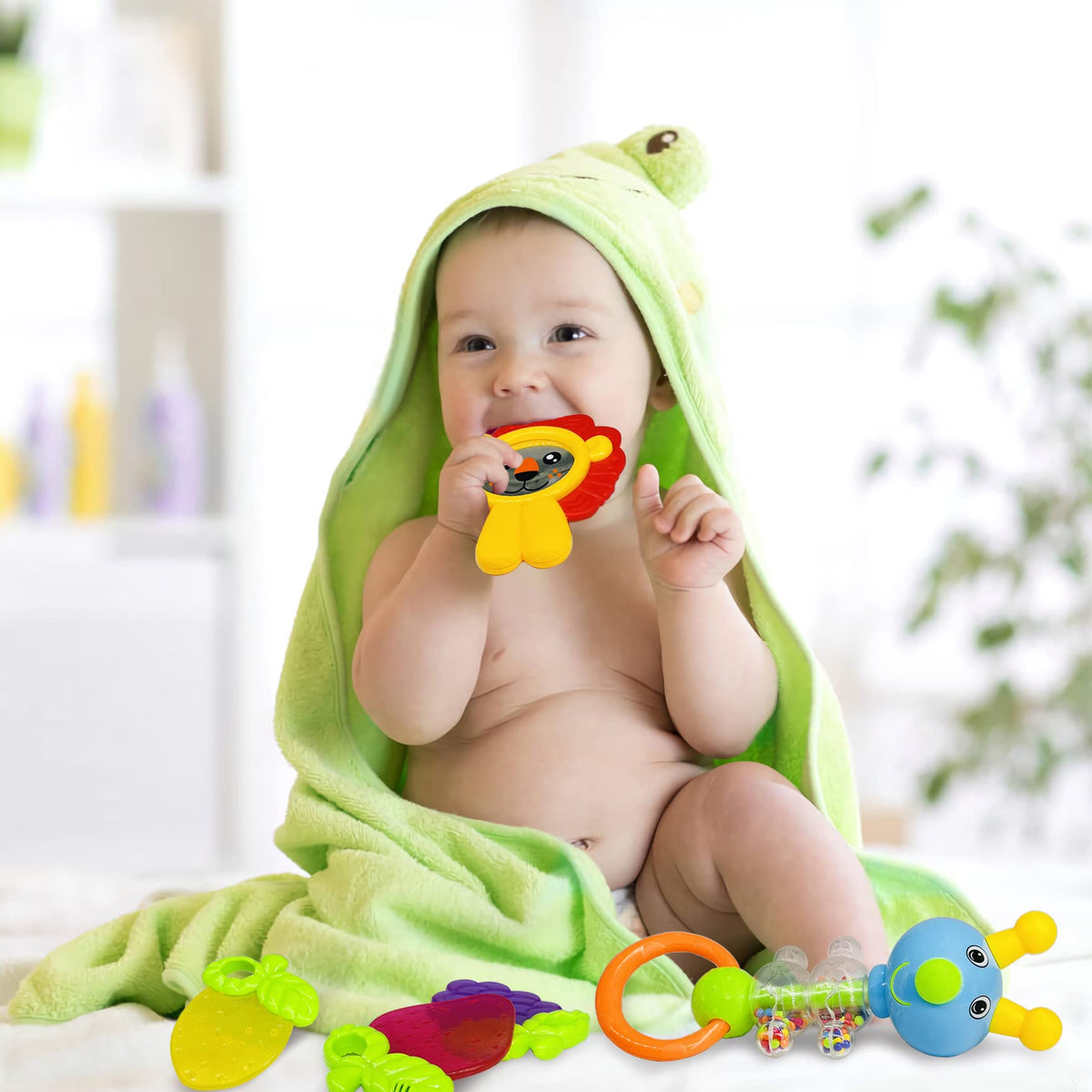 AIVIAI bee rattle supports grip development with cheerful motion noises.
