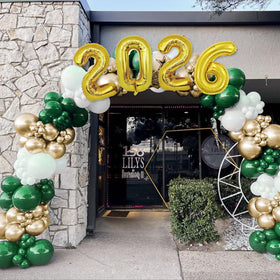 AJOYEGG white balloons 12-inch provide classic accents for depth