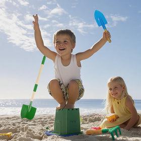 Aka Supaku leaf rake tool for kids to tidy sand and garden