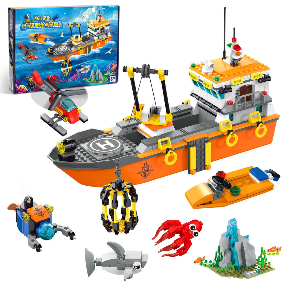 AKWME City Ocean Explorer with LED lights enhances immersive ocean play.