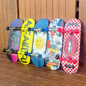 Alfailefu Pro fingerboard travel bag included for portability.