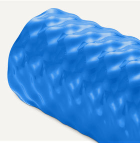 Amazon Basics pool noodle with UV-resistant foam for sunny pool days