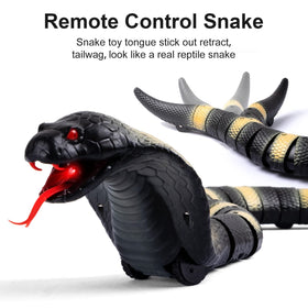 AMCHSURI RC Snake with retractable tongue and swinging tail