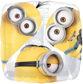 Anagram Minions 18-inch denim pocket balloon adds playful character.