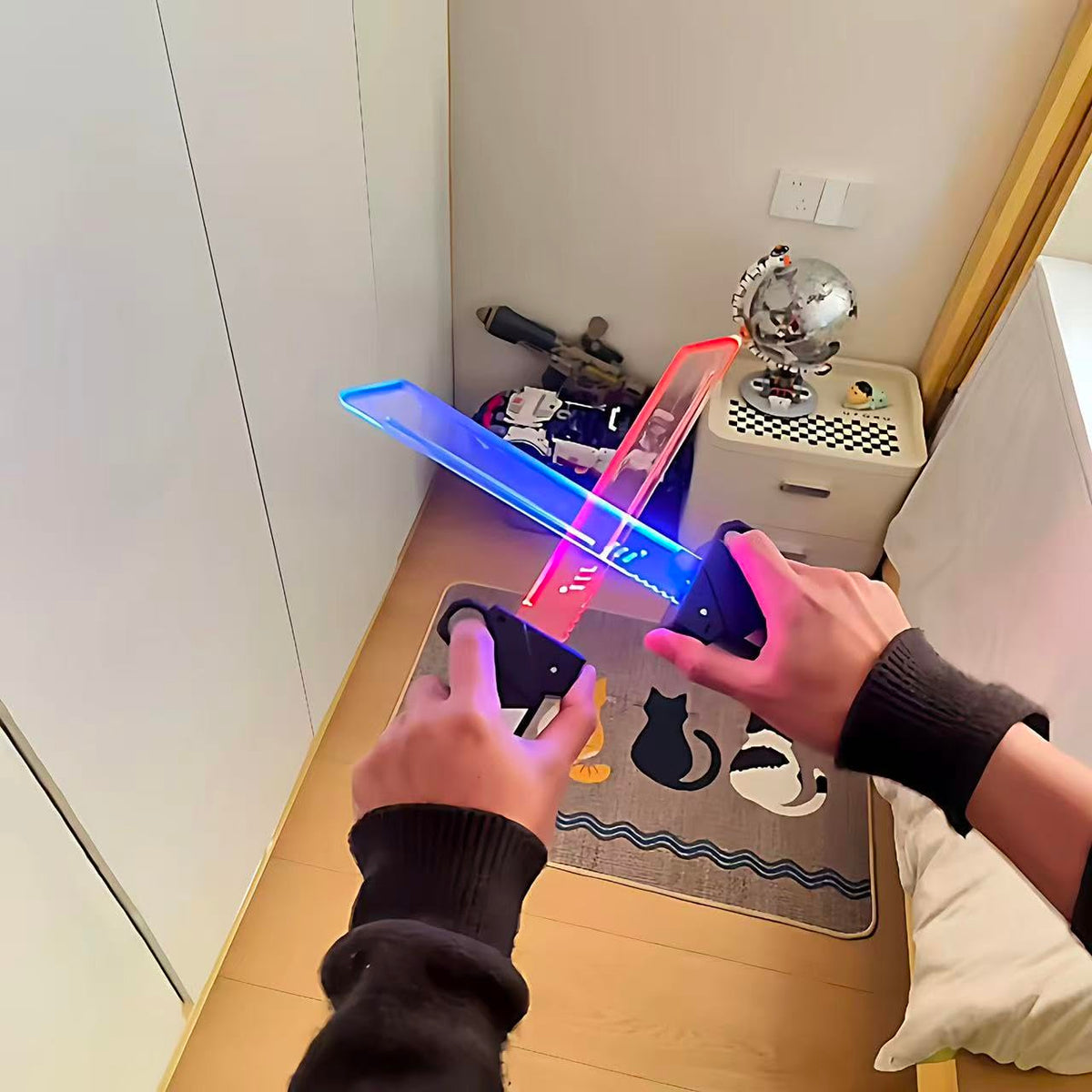 AOCQM plug-in retract feature quickly returns the blade.