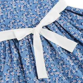 Aoiviss floral print in action during play or school performance