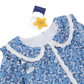 Aoiviss Pioneer Dress lace details convey vintage charm.