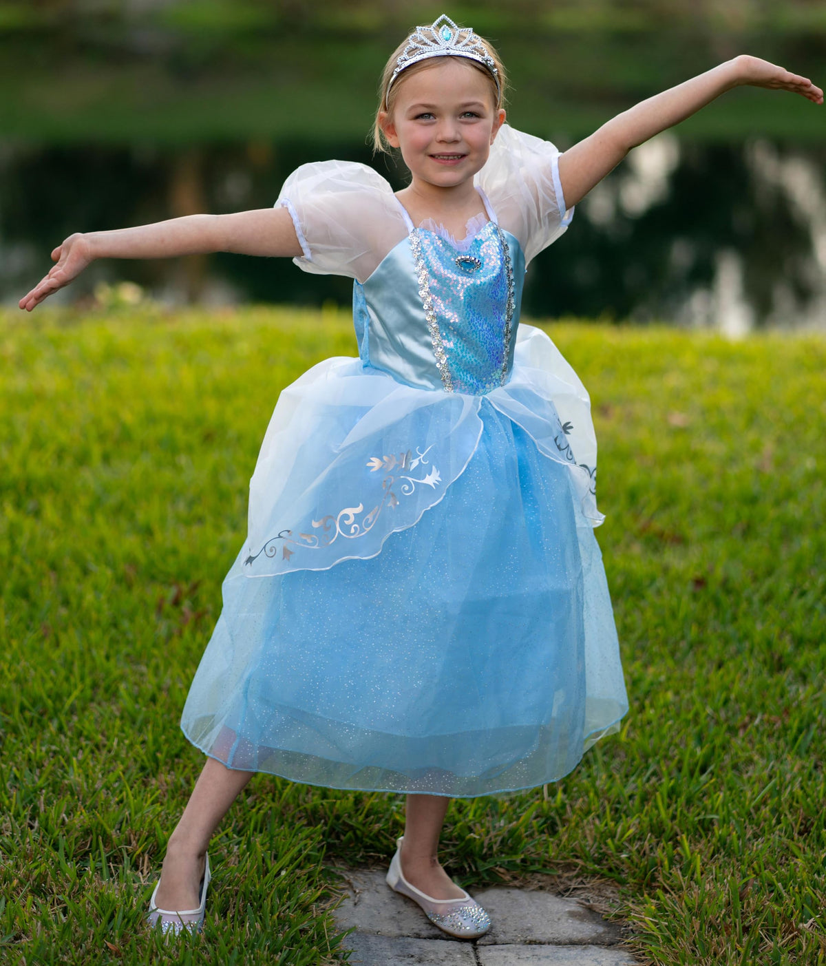 Aolliya blue dress with lace trim for a refined princess look.