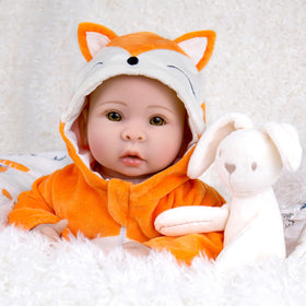 Aori Baby Doll features spray-painted hair for natural texture and minimal maintenance.
