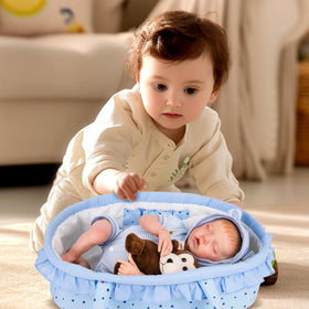 Aori magnetic pacifier helps keep accessories secure.