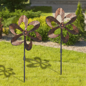 Aoutrow patio wind spinner enhances yard ambiance with spinning motion