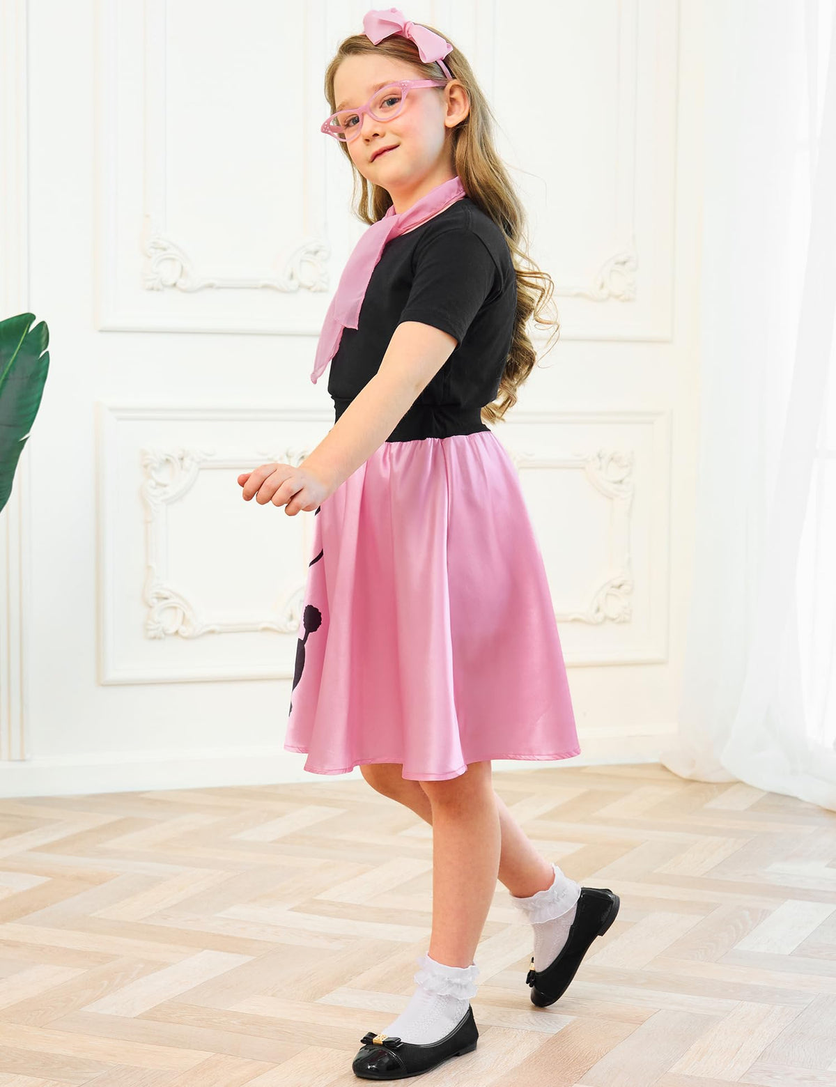 APRROOT 50s sock hop style kids costume on child for parties.