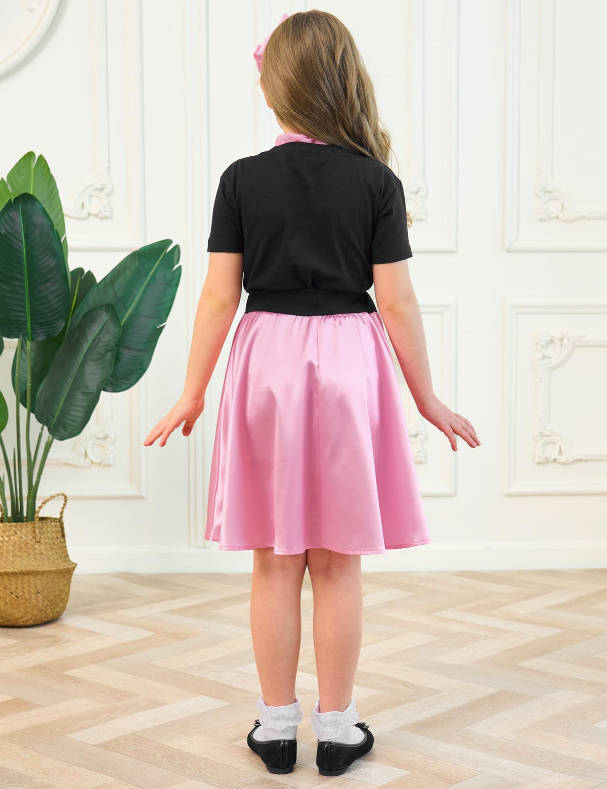 APRROOT poodle skirt detail accessory set, includes scarf for vintage vibe.