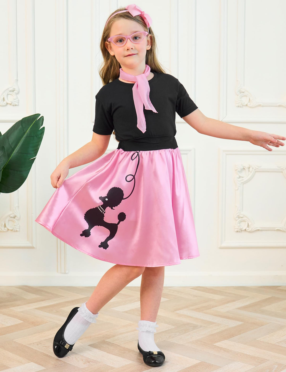 APRROOT poodle skirt set headband and glasses close-up for retro look.