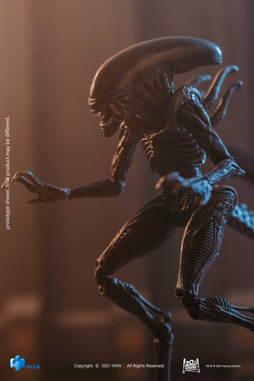 Arbenmao Hiya Toys Ressurection Lead Alien Warrior pose-ready for dioramas and shelves.