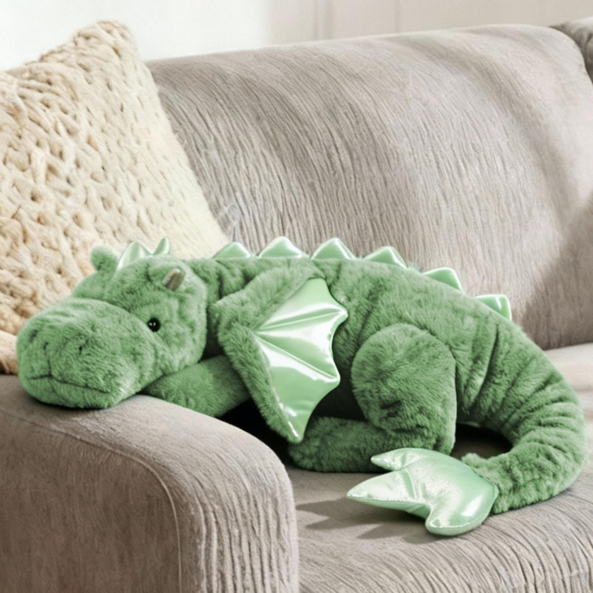 ARELUX dragon plush eyes sparkle with character for imaginative stories.