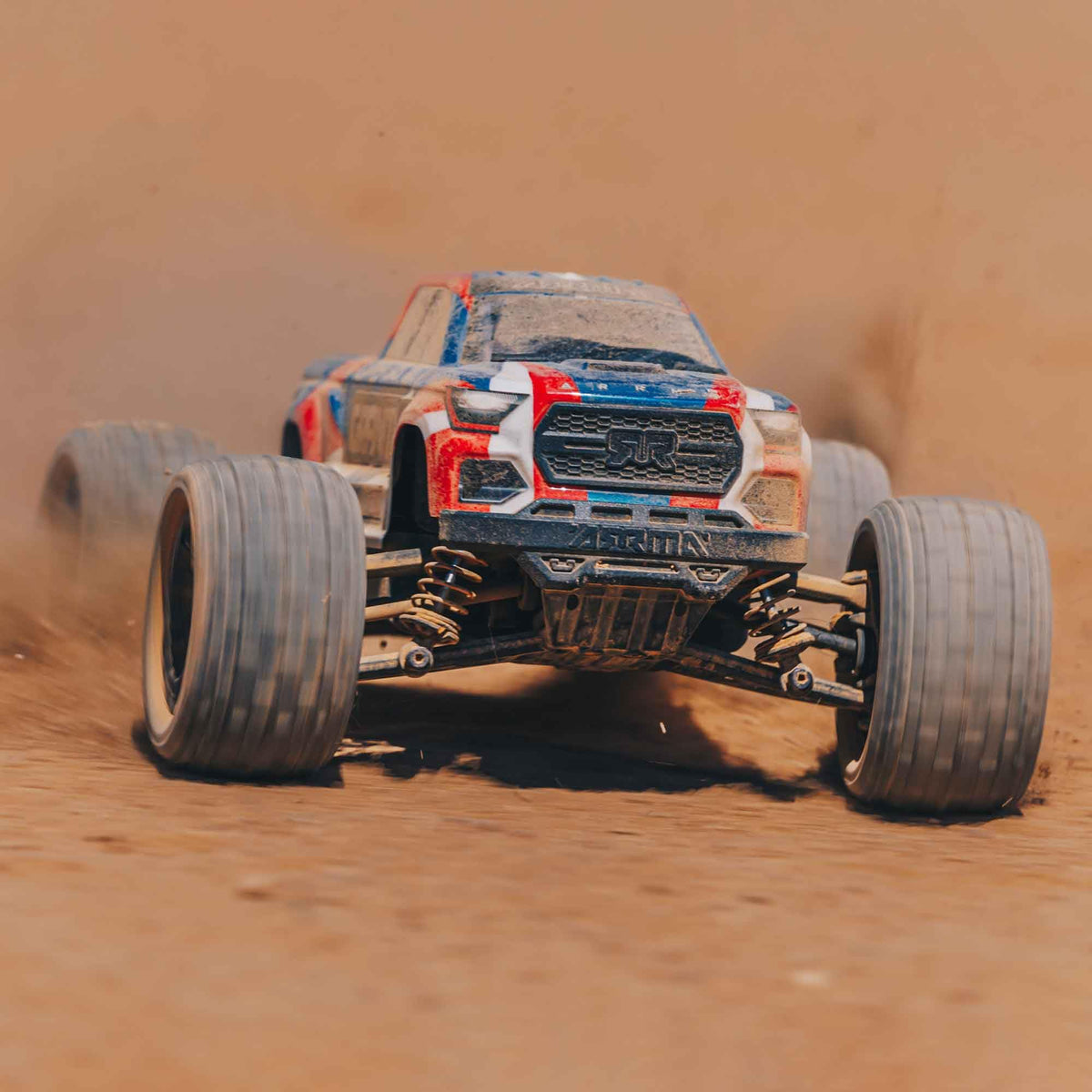 ARRMA Granite GROM 2S LiPo battery delivers ample runtime for backyard bashes.