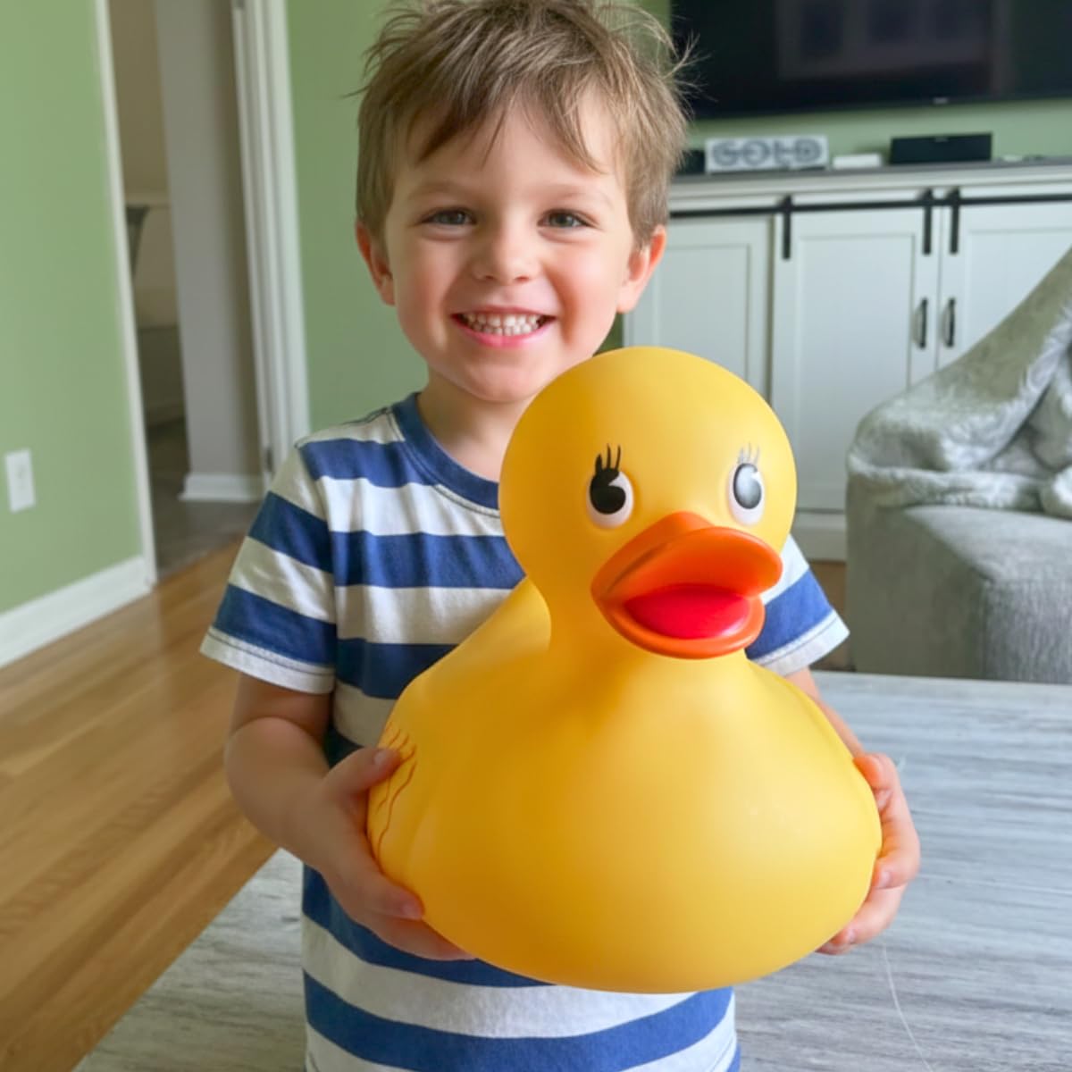 ArtCreativity rubber duck bath toy cleans easily with quick rinse and dries fast.