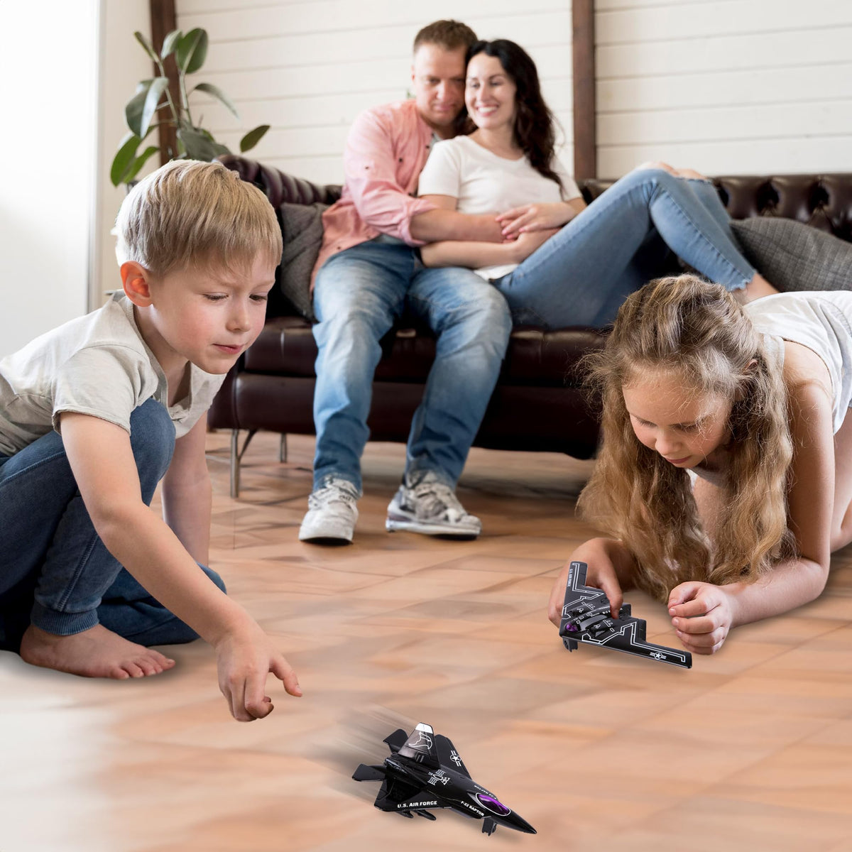 ArtCreativity F-22 Raptor diecast—authentic details fuel imagination.