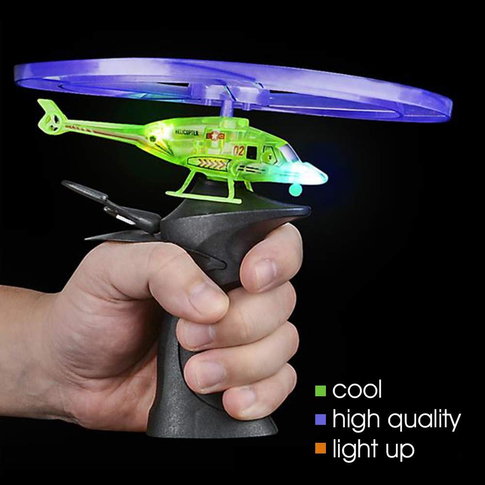 ArtCreativity helipad target on the back enhances play opportunities.
