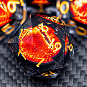 ARUOHHA Gazes Eye resin dice close-up with liquid core for immersion.