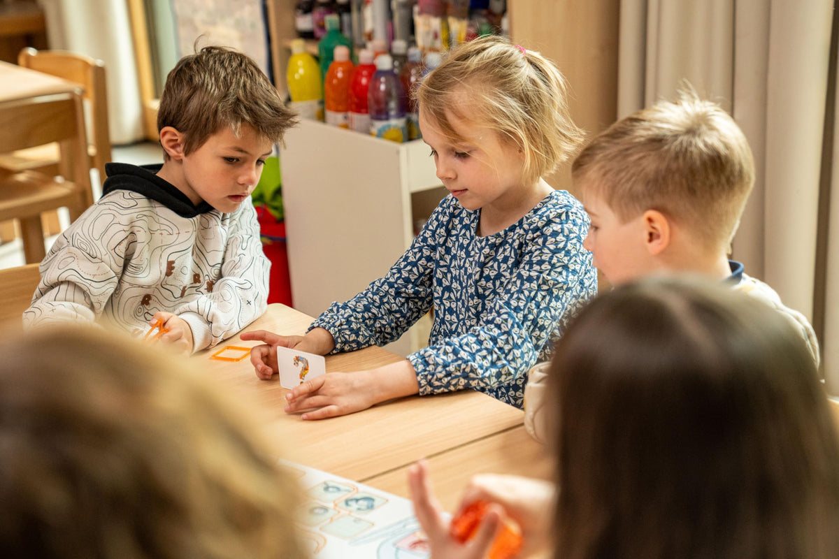 Asmodee Concept Kids Animals family play image demonstrates inclusive, cooperative fun for all ages.