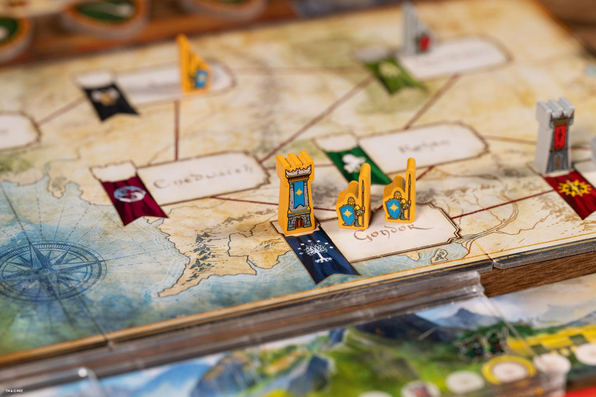 Asmodee The Lord of the Rings: Duel for Middle-earth alliance and conquest elements showcased.
