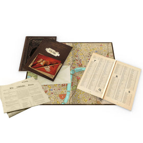Asmodee Sherlock Holmes player pieces enable shared investigation and teamwork.
