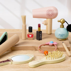Atoylink wooden makeup brush and palette for immersive pretend play.