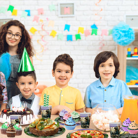 Avezano dinosaur party banner – adds themed decor to the table setup.