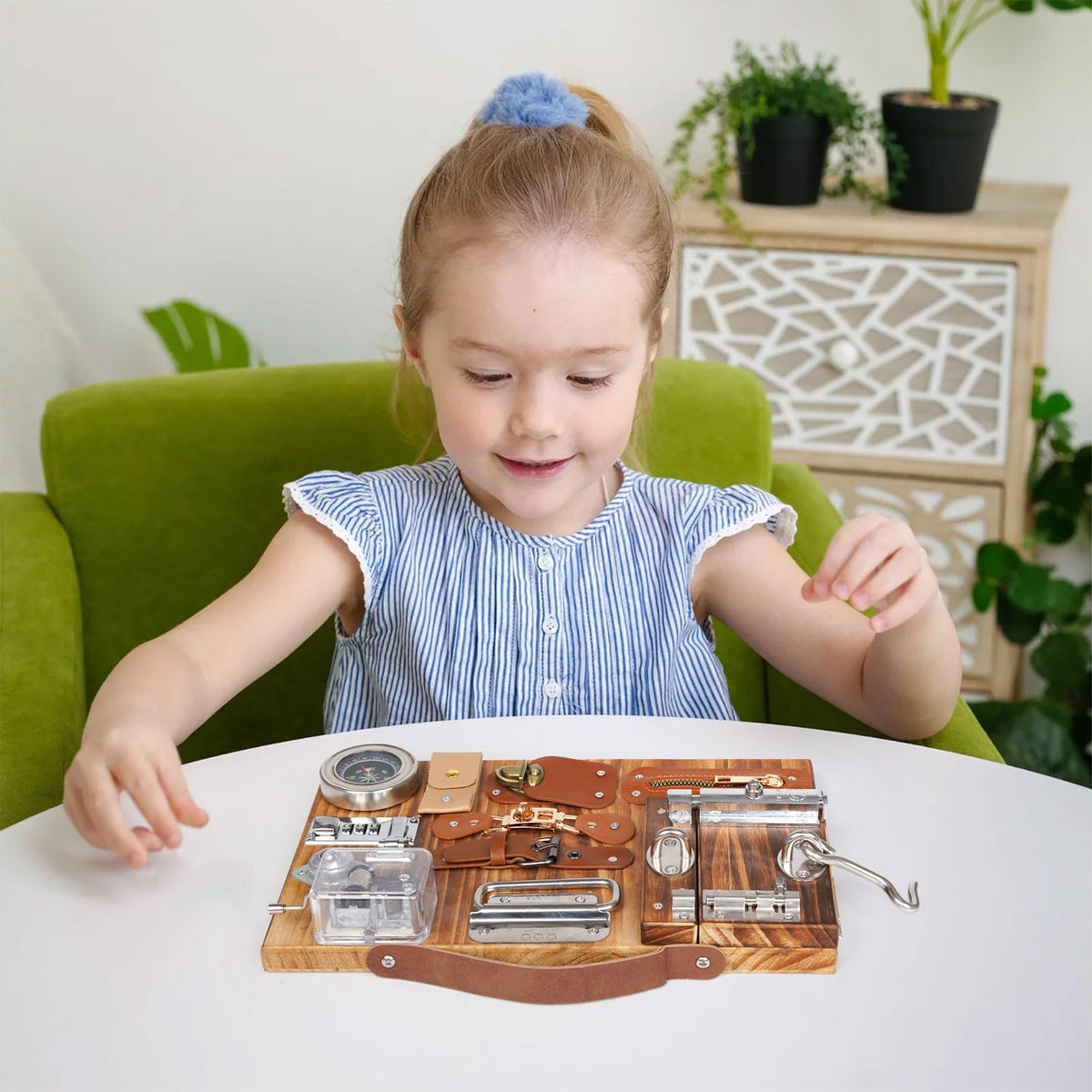 AXEARTE Busy Board zippers and buttons for tactile exploration and dexterity