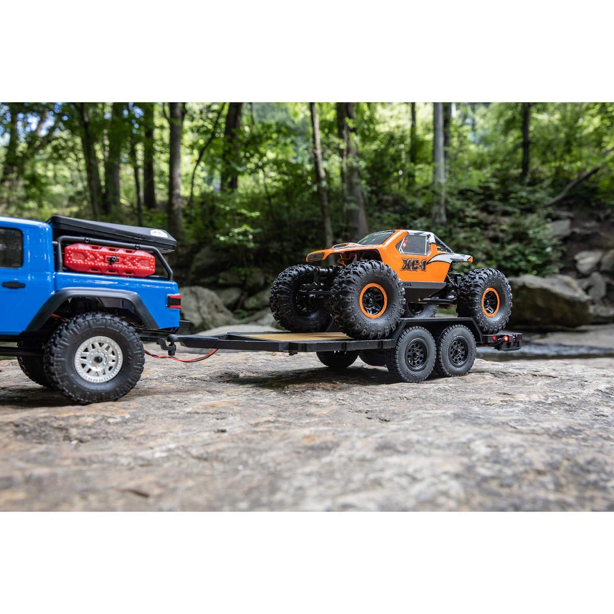 Axial SCX24 trailer loading area supports convenient practice sessions.