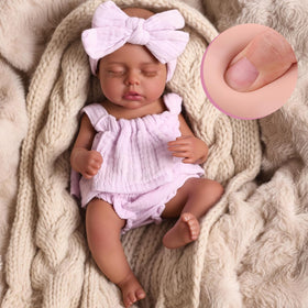 Babeside Daisy 12-inch doll face close-up highlights lifelike features for pretend play.