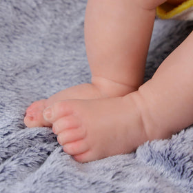 BABESIDE easy-care silicone skin, gentle cleaning and dust prevention.