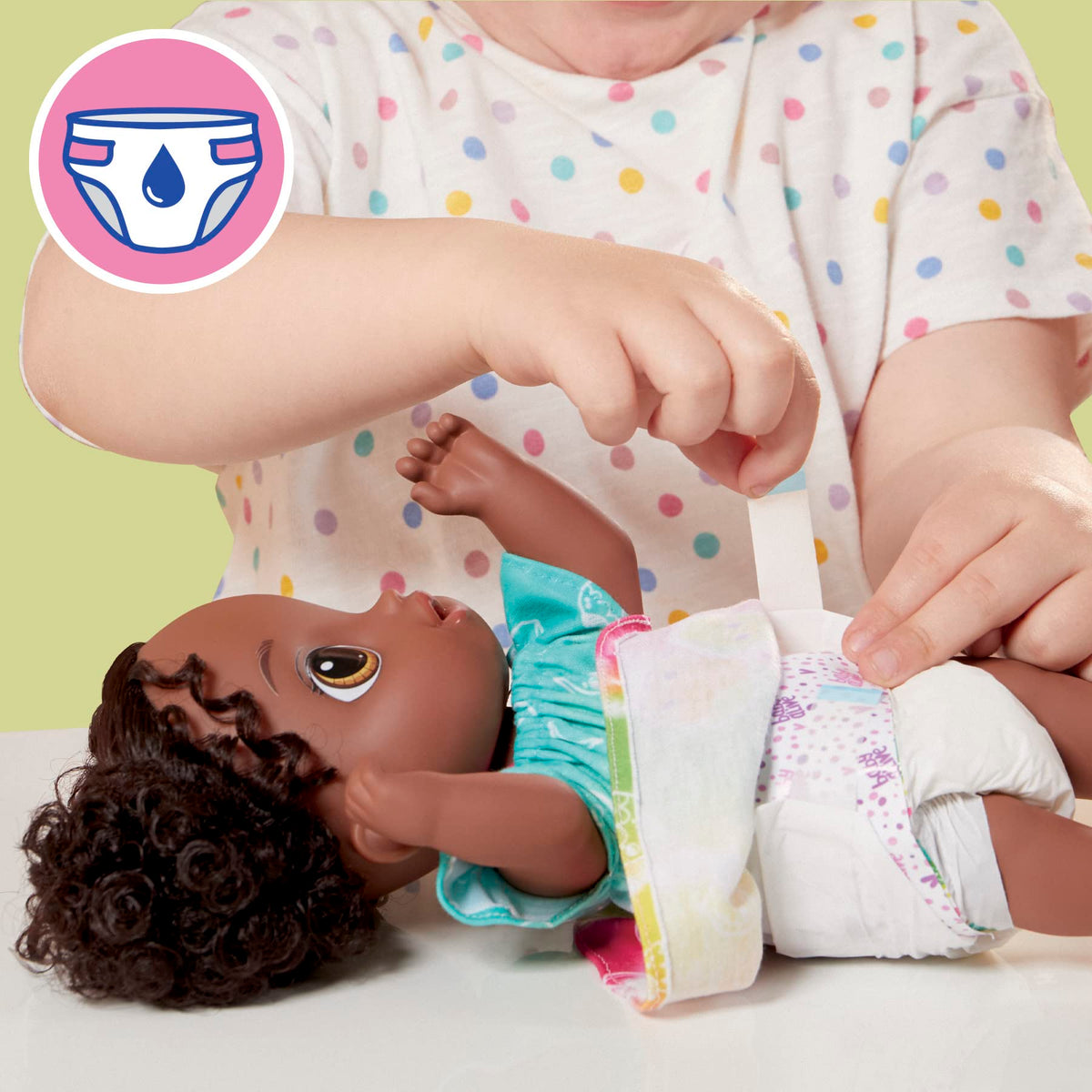 Hair comb and bow barrette for styling the Fruity Sips doll