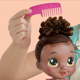 Baby Alive Berry Boo supports water play and imaginative bath adventures.