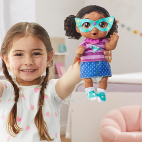 Baby Alive Tilly Tinker dress-up stories encourage imaginative play.