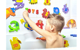 Baby Loovi educational bath toy set supports spelling and imaginative play